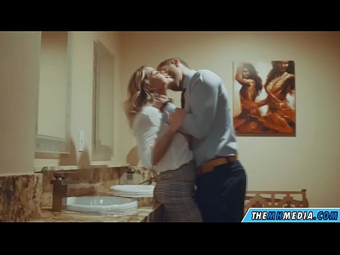 ❤️ Когато наедряла блондинка ви съблазни в обществена тоалетна ️ Ебане видео в bg.ixiporn-com.ru ️